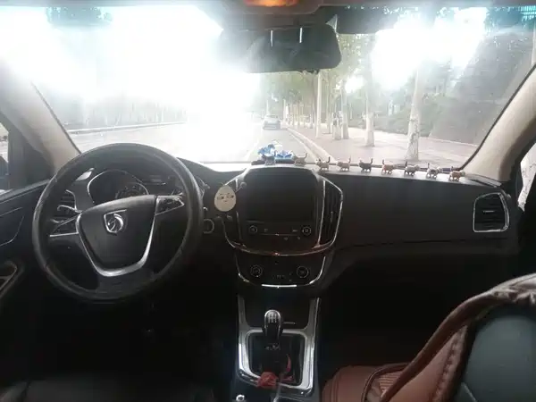 Baojun 560 2015