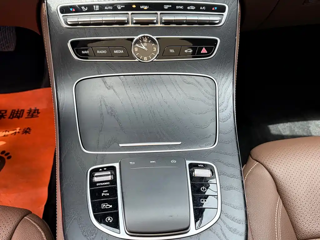 Mercedes-Benz E-Class 2019 — фото 13
