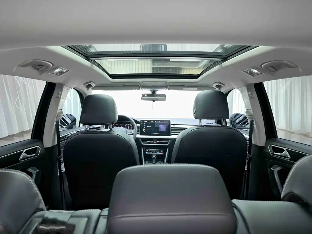 Volkswagen Tiguan L 2024 — фото 19