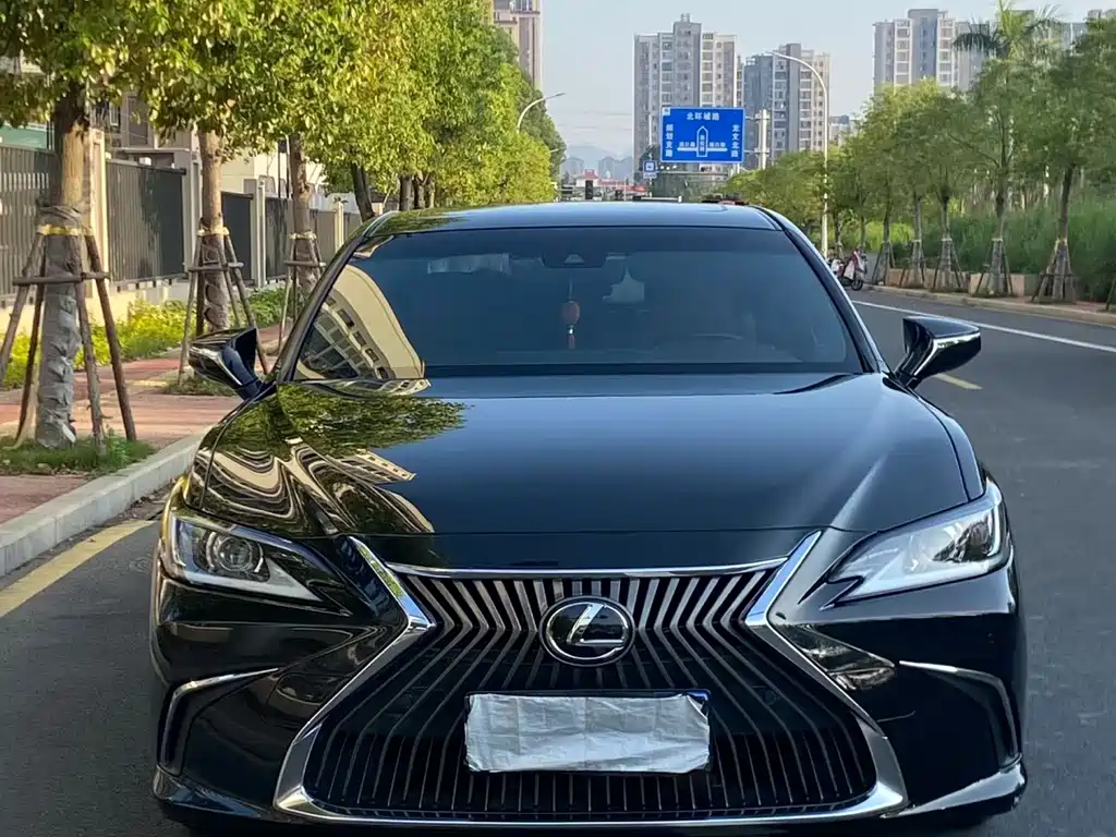 Lexus ES 2019 — фото 2