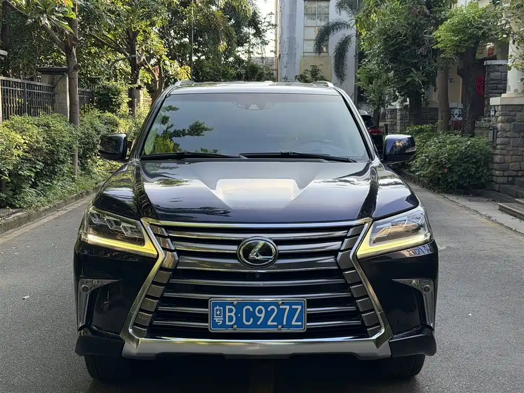 Lexus LX 2016