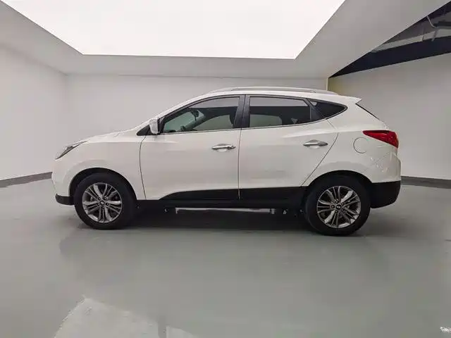 Hyundai ix35 2015 — фото 10