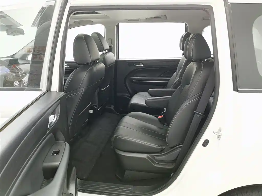 GAC Motor Trumpchi M6 2023 — фото 15