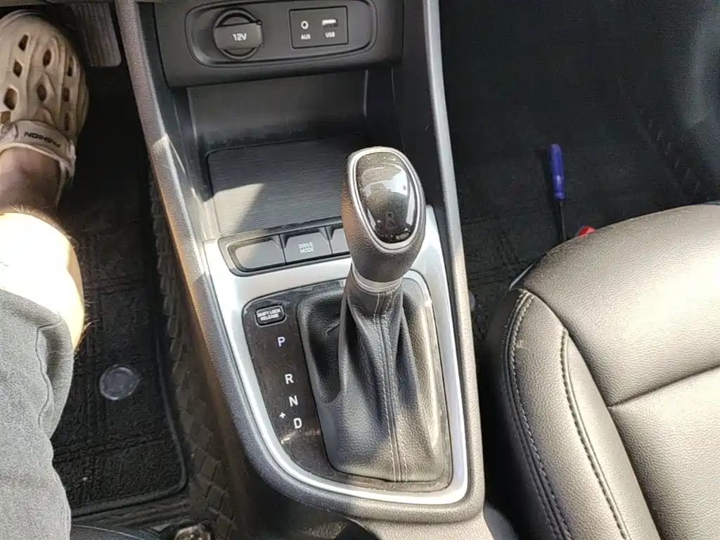 Hyundai Elantra 2019 — фото 14
