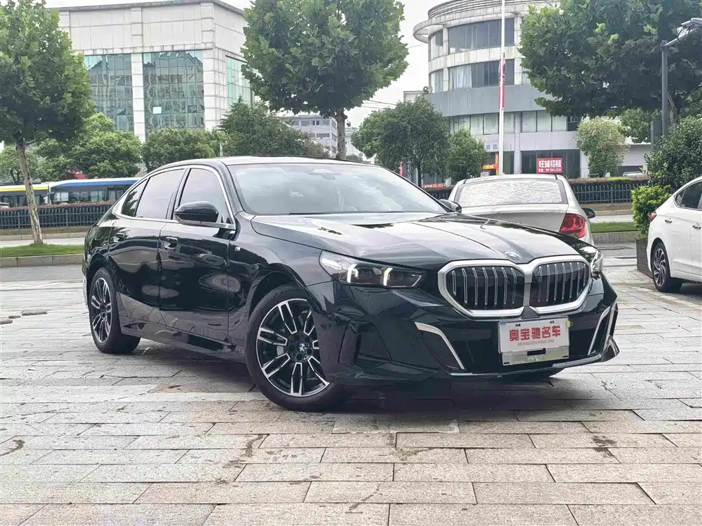 BMW 5 Series 2025
