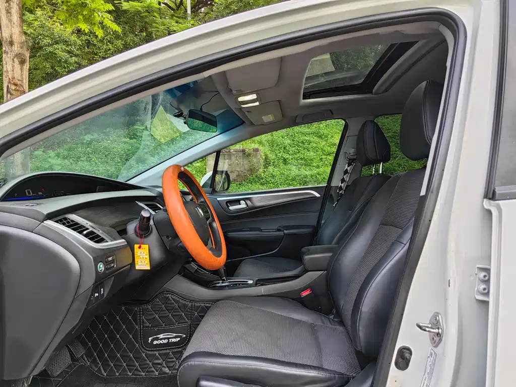 Honda Jade 2015