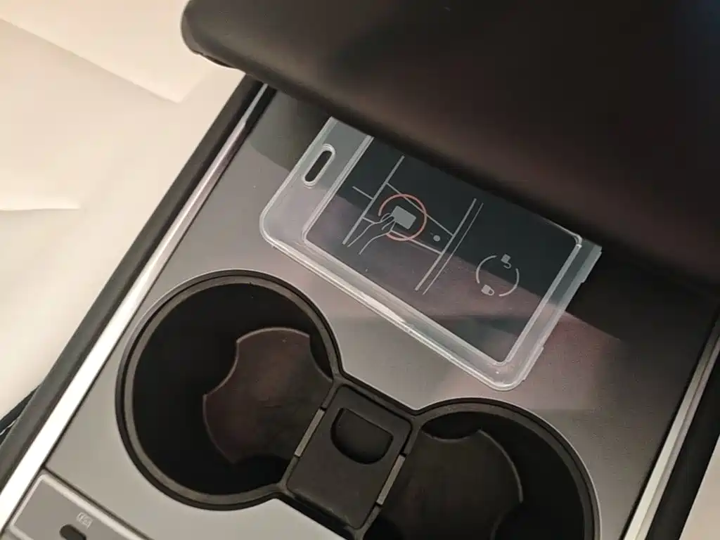 Tesla Model 3 2022 — фото 9