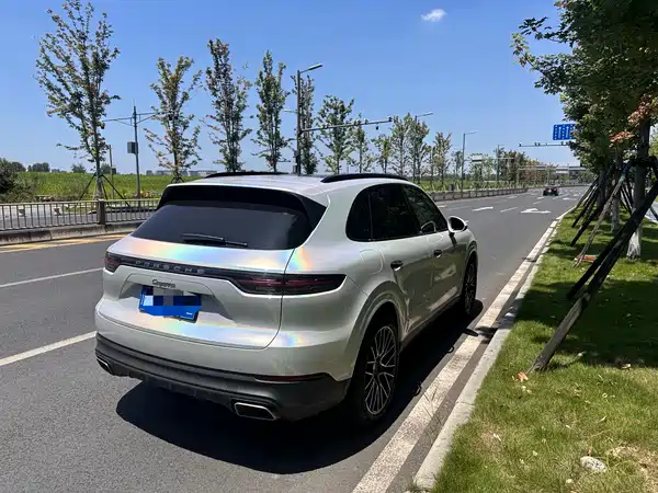 Porsche Cayenne 2022