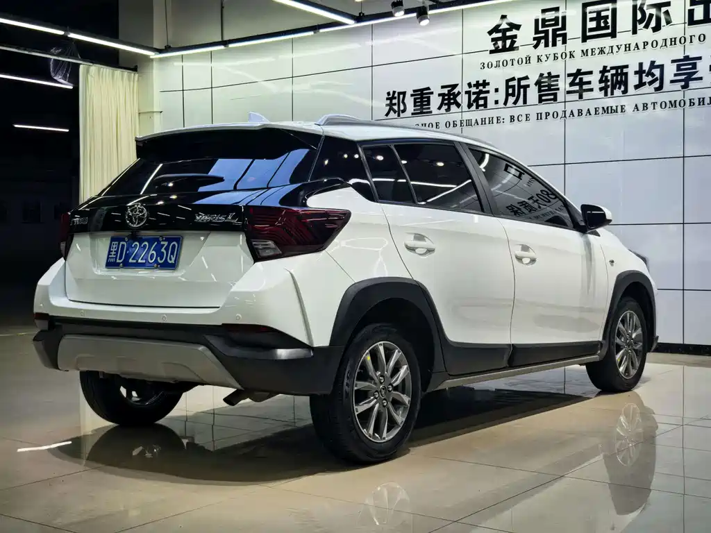 Toyota Yaris L 2023 — фото 11
