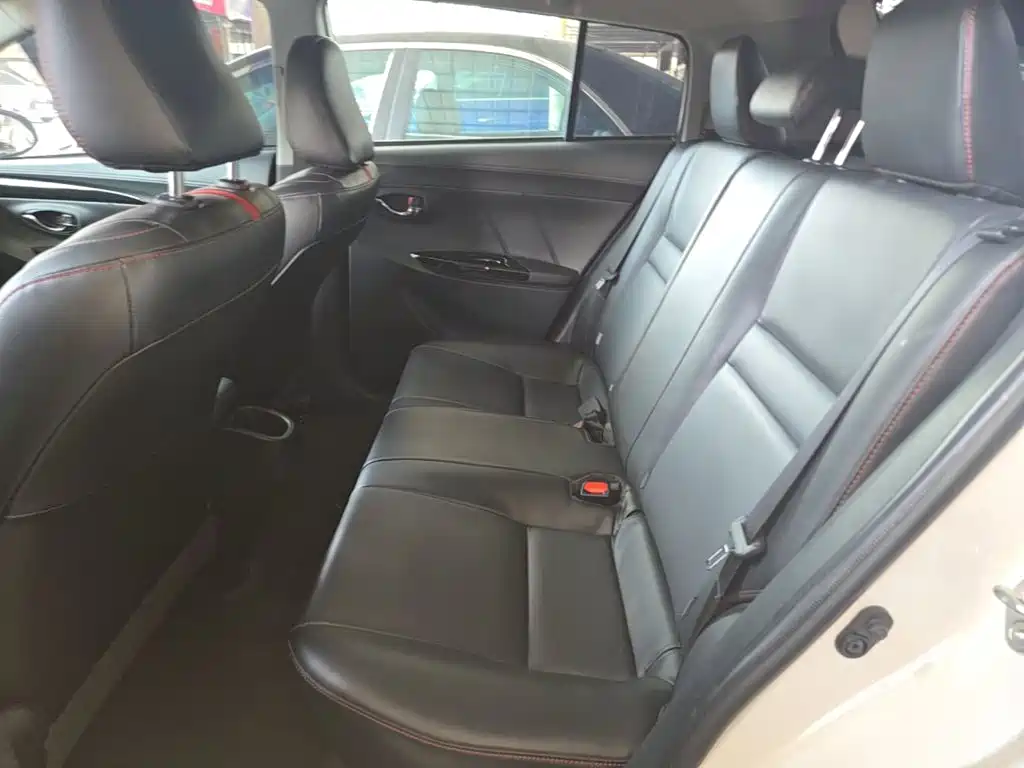 Toyota Yaris L 2023 — фото 17