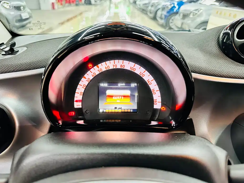 smart Fortwo 2018 — фото 28