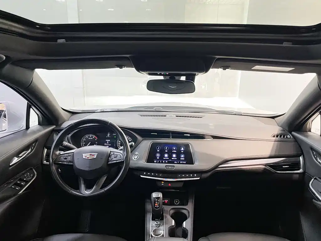 Cadillac XT4 2020 — фото 18