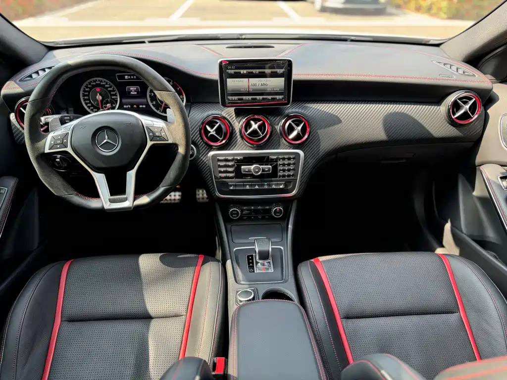 Mercedes-Benz A-Class AMG 2015 — фото 14