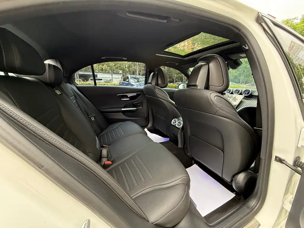 Mercedes-Benz C-Class 2022 — фото 14