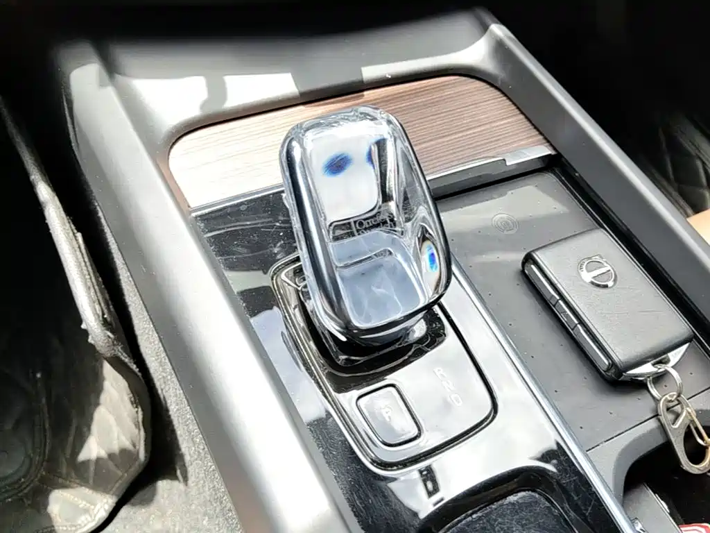 Volvo XC60 PHEV 2021 — фото 14