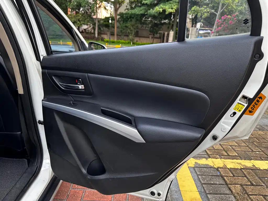 Suzuki S-Cross 2014 — фото 21