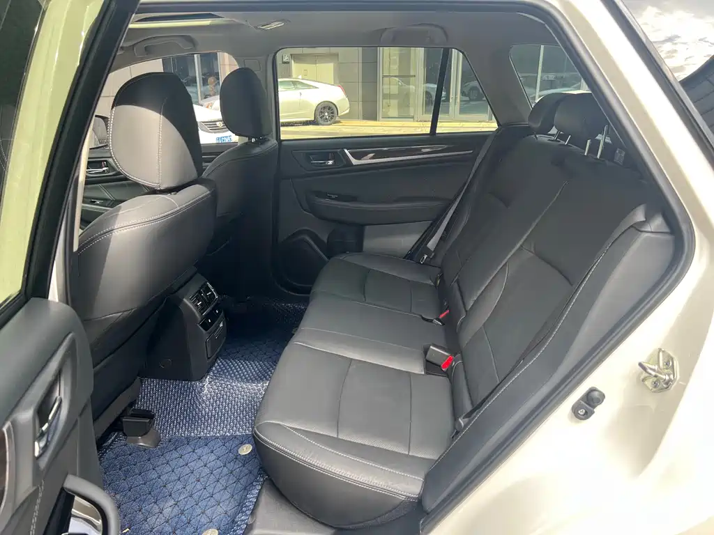 Subaru Outback 2017 — фото 13