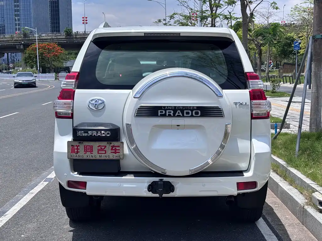 Toyota Prado 2015 — фото 14