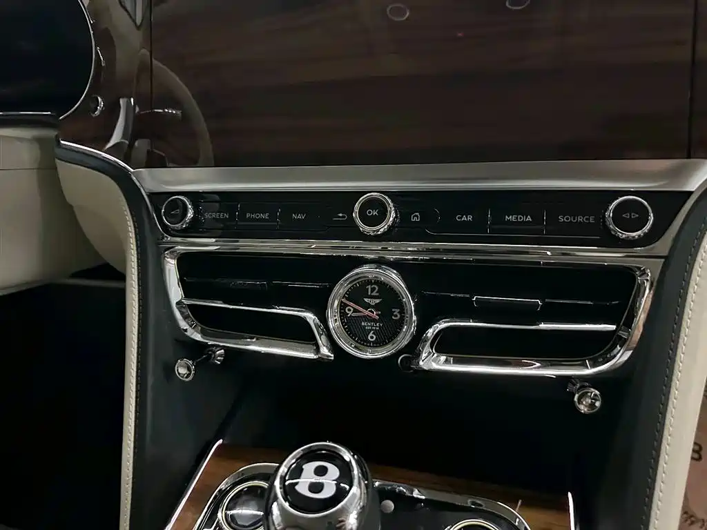 Bentley Flying Spur 2023 — фото 7