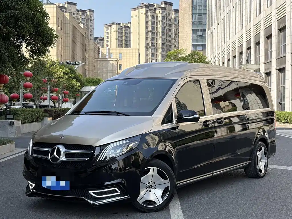 Mercedes-Benz V-Class 2023 — фото 1
