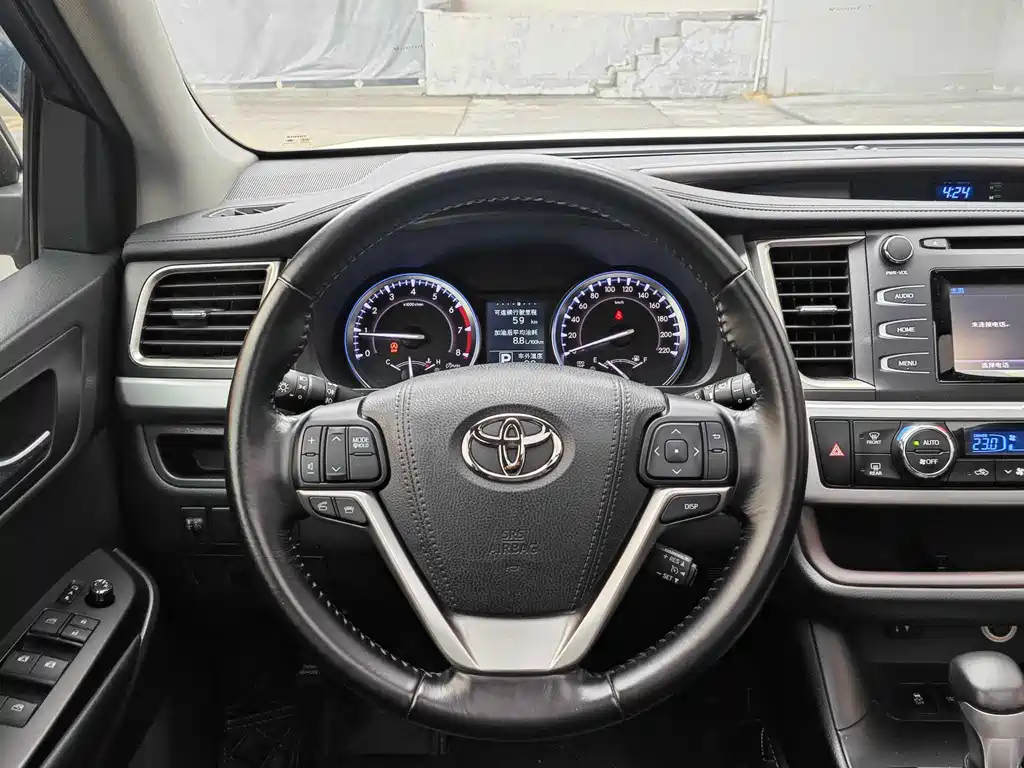 Toyota Highlander 2016 — фото 10