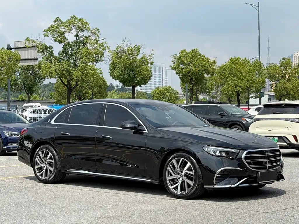 Mercedes-Benz E-Class 2024 — фото 2