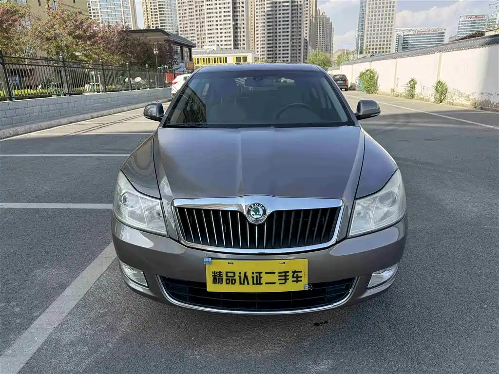 Skoda Octavia 2013 — фото 2