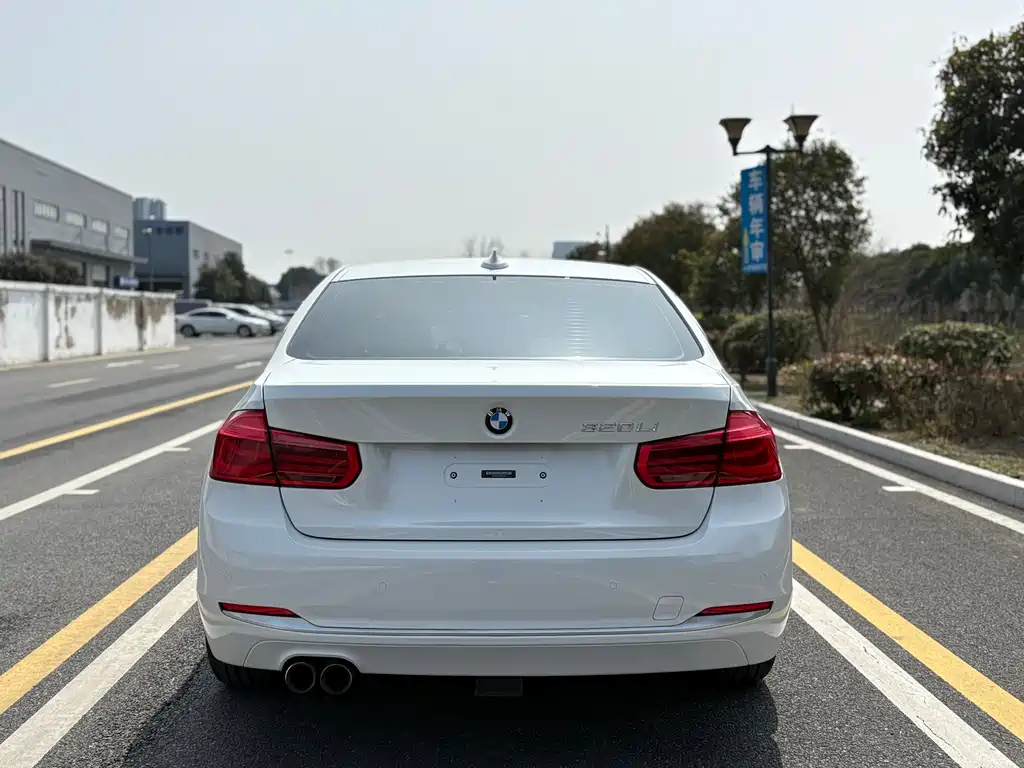 BMW 3 Series 2018 — фото 5