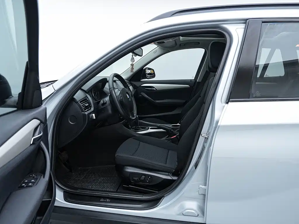 BMW X1 2013 — фото 13