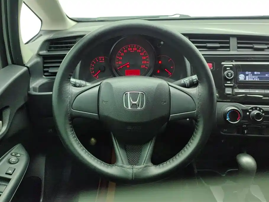 Honda Fit 2017 — фото 15