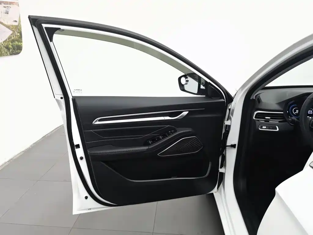Geely Emgrand 2023 — фото 8