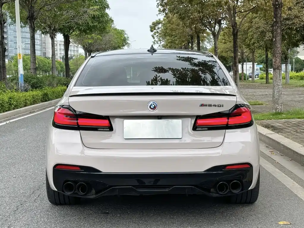 BMW 5 Series 2021