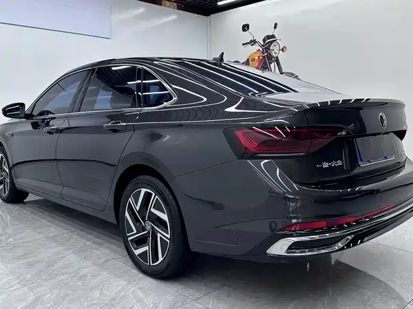 Volkswagen Sagitar 2022
