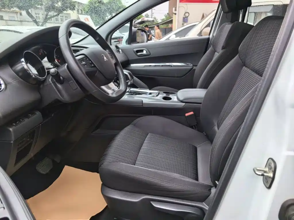 Peugeot 3008 2017 — фото 15