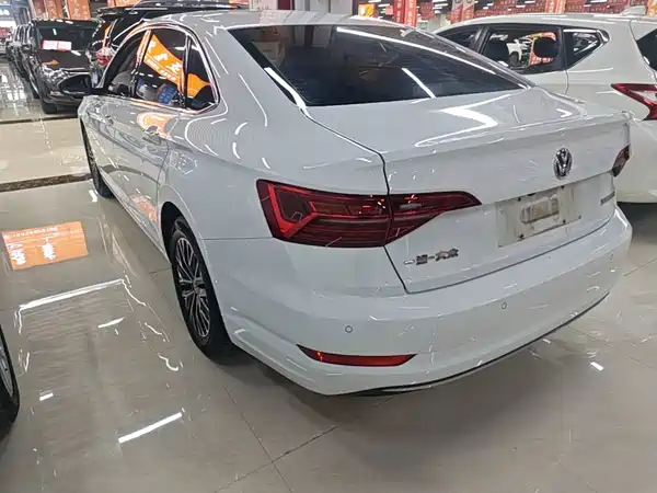 Volkswagen Sagitar 2020
