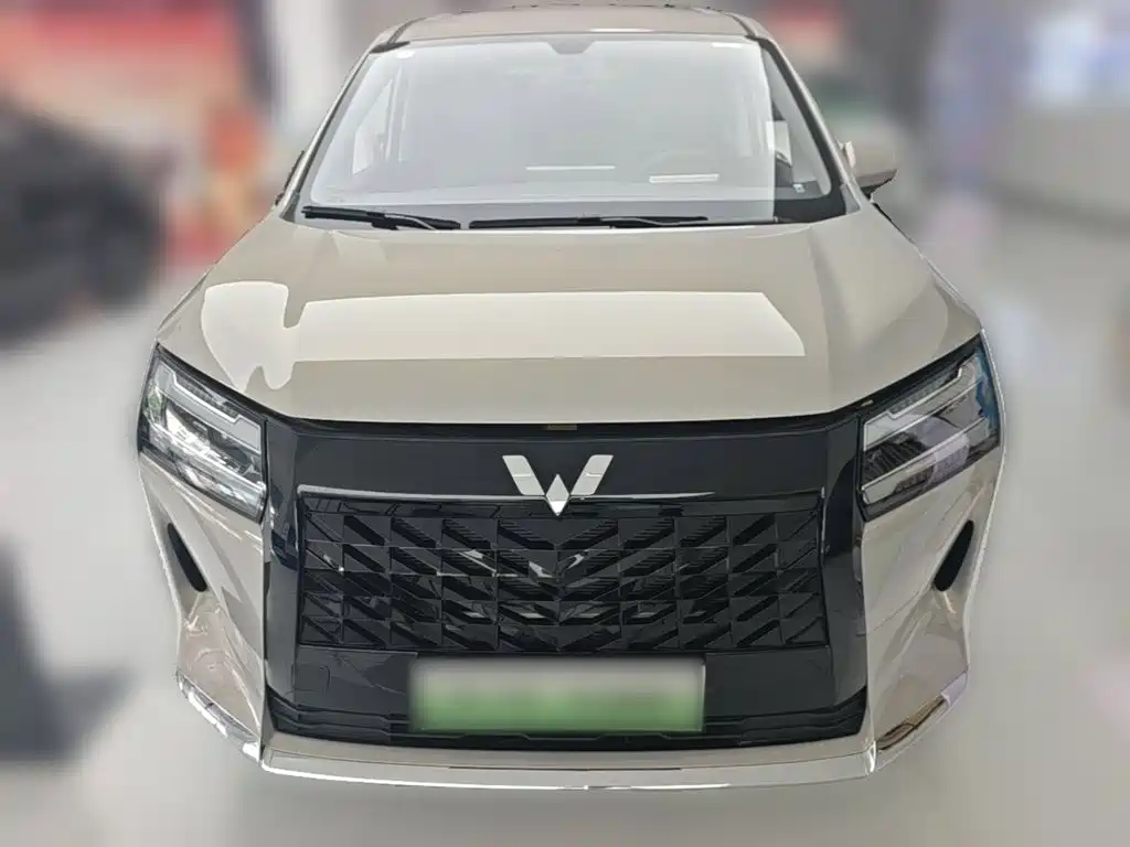 Wuling Starlight 730 EV 2025