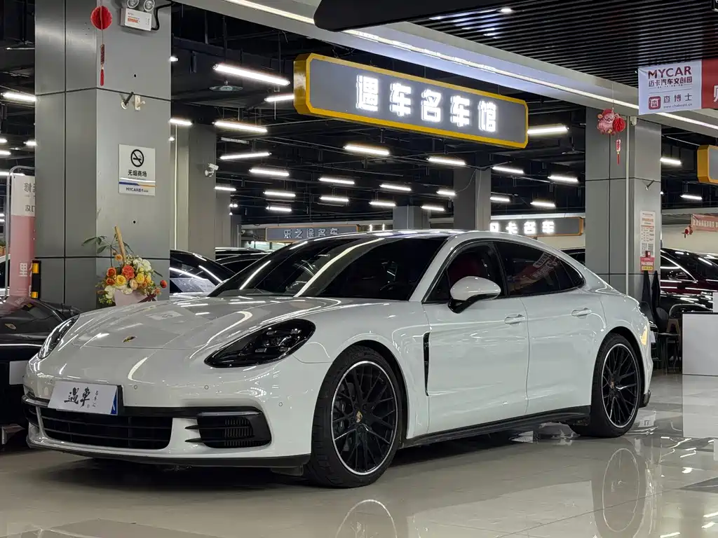 Porsche Panamera 2020 — фото 1