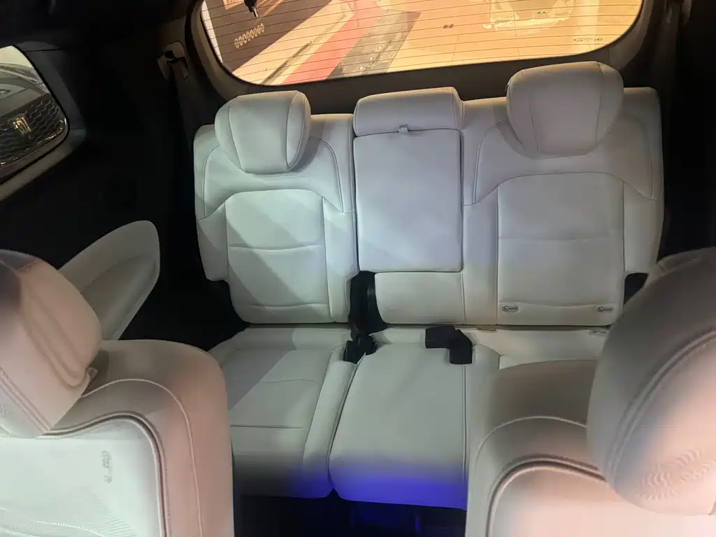 GAC Motor Trumpchi M8 2024 — фото 11