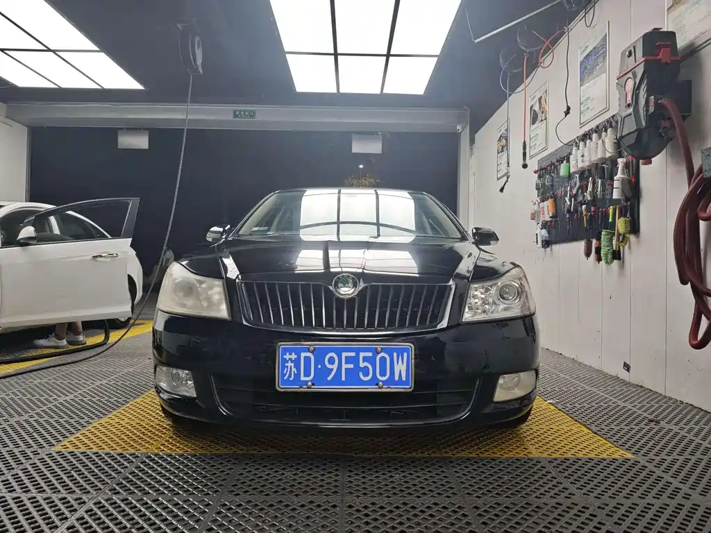 Skoda Octavia 2011 — фото 10