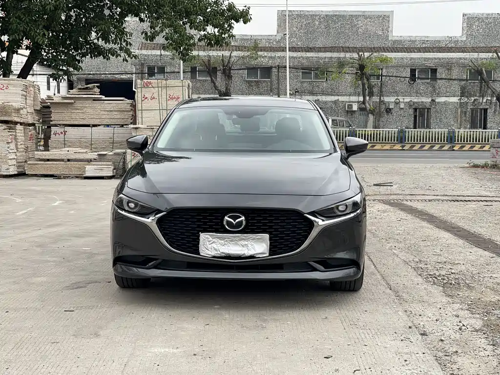 Mazda 3 Axela 2022 — фото 2