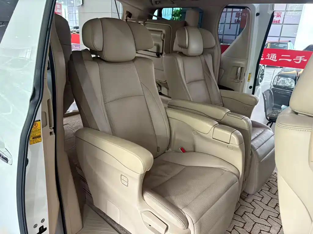 Toyota Alphard 2011 — фото 15