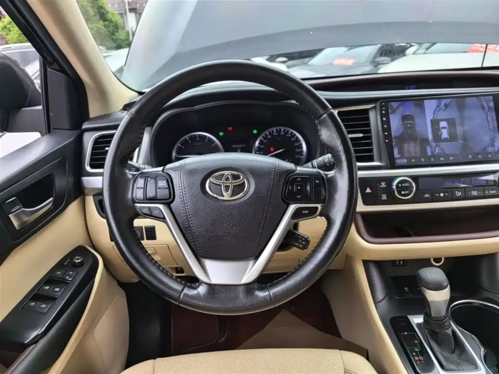 Toyota Highlander 2016 — фото 11