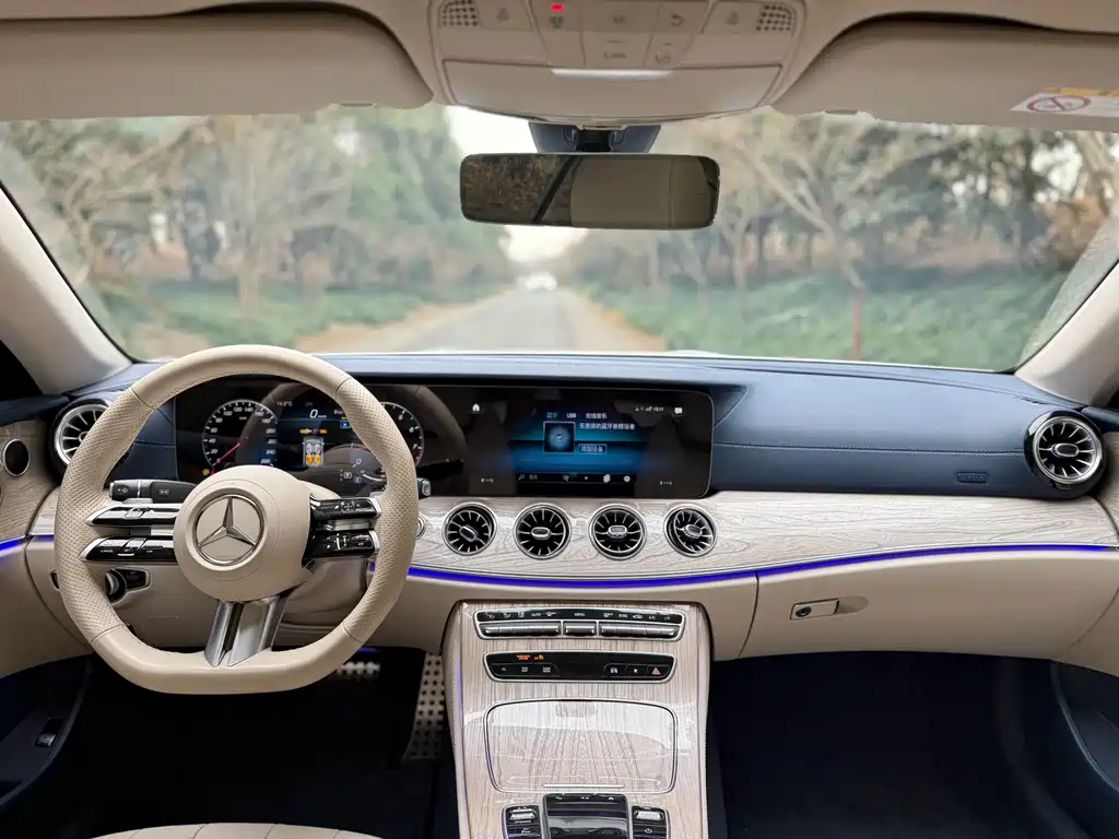 Mercedes-Benz E-Class 2023 — фото 12