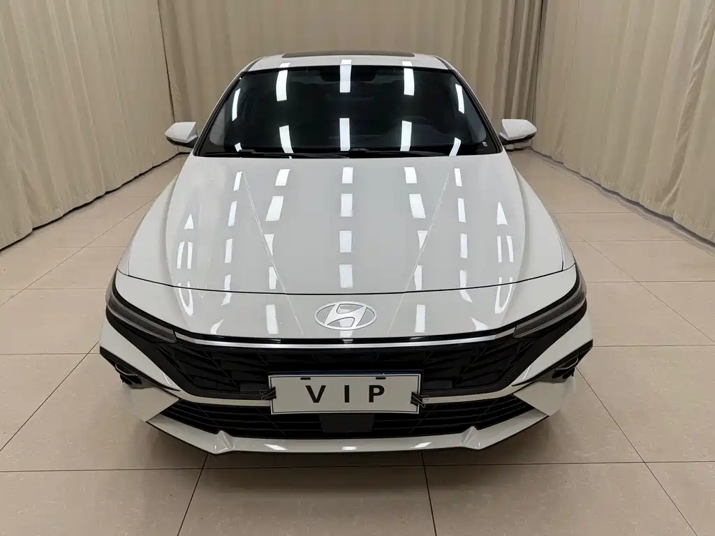 Hyundai Elantra 2024