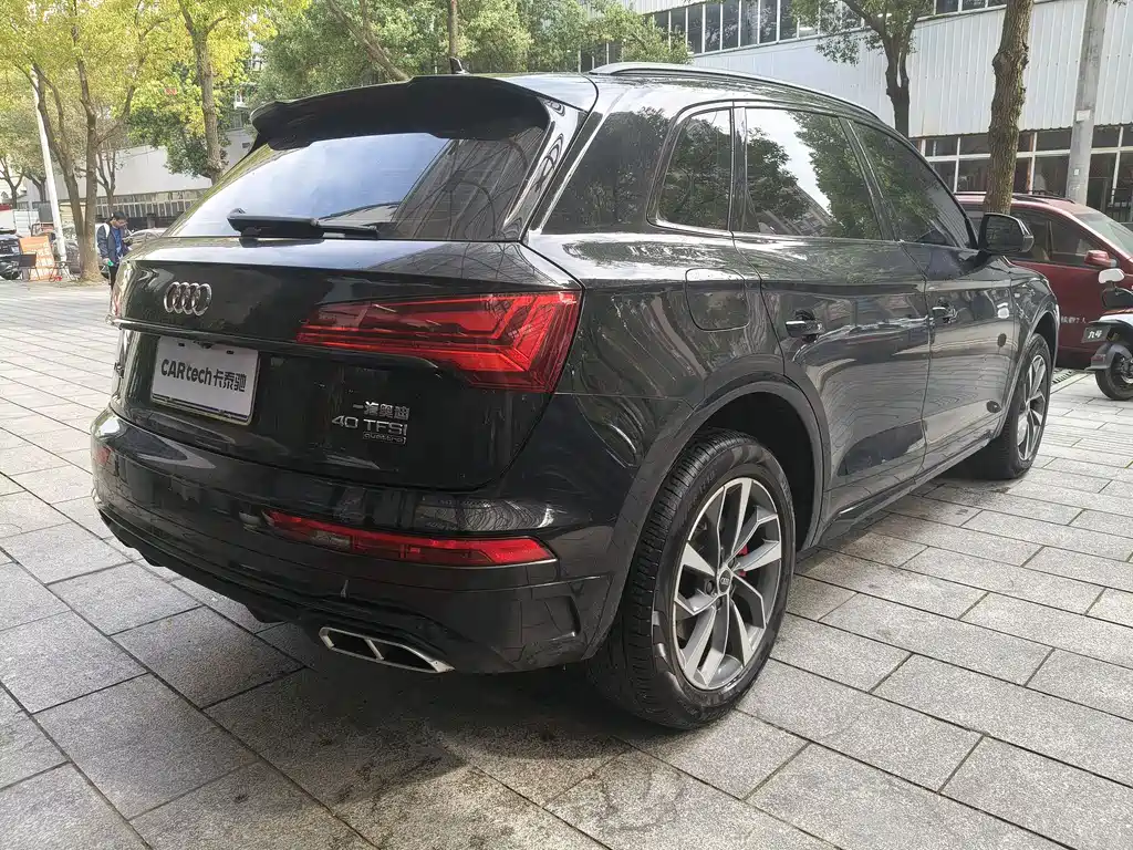 Audi Q5L 2025 — фото 13