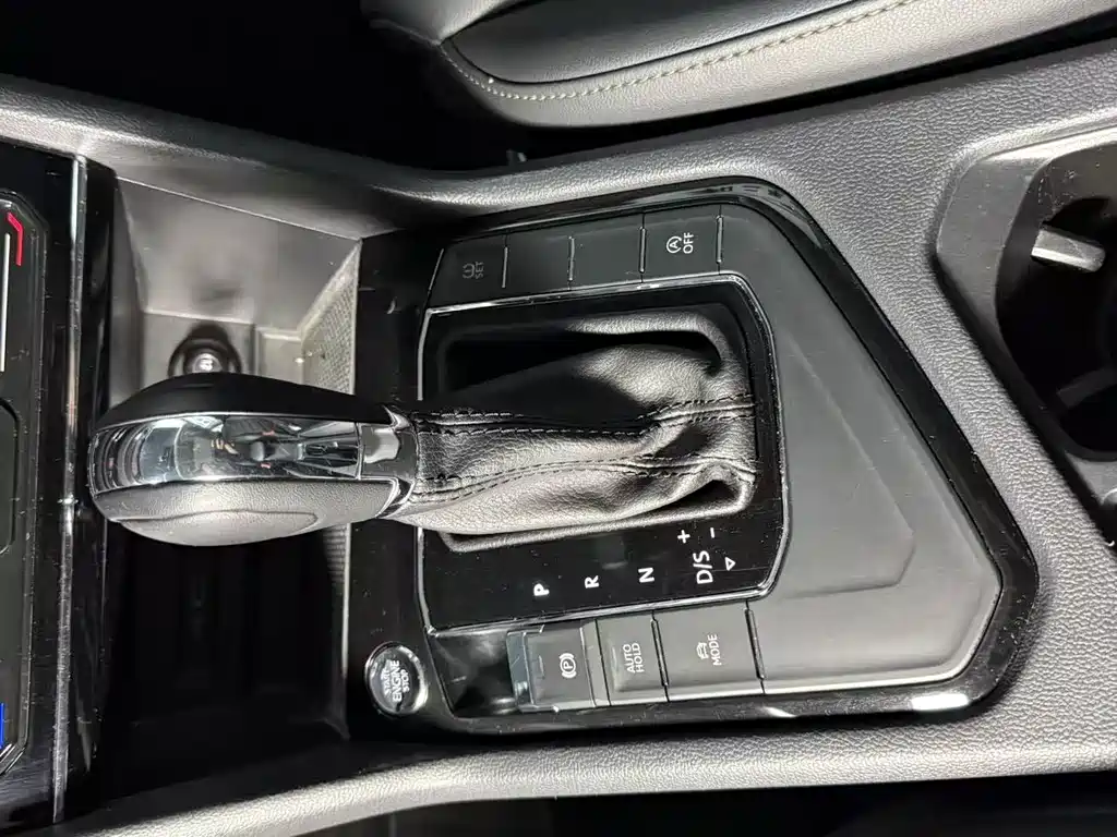 Volkswagen Tharu 2022 — фото 15