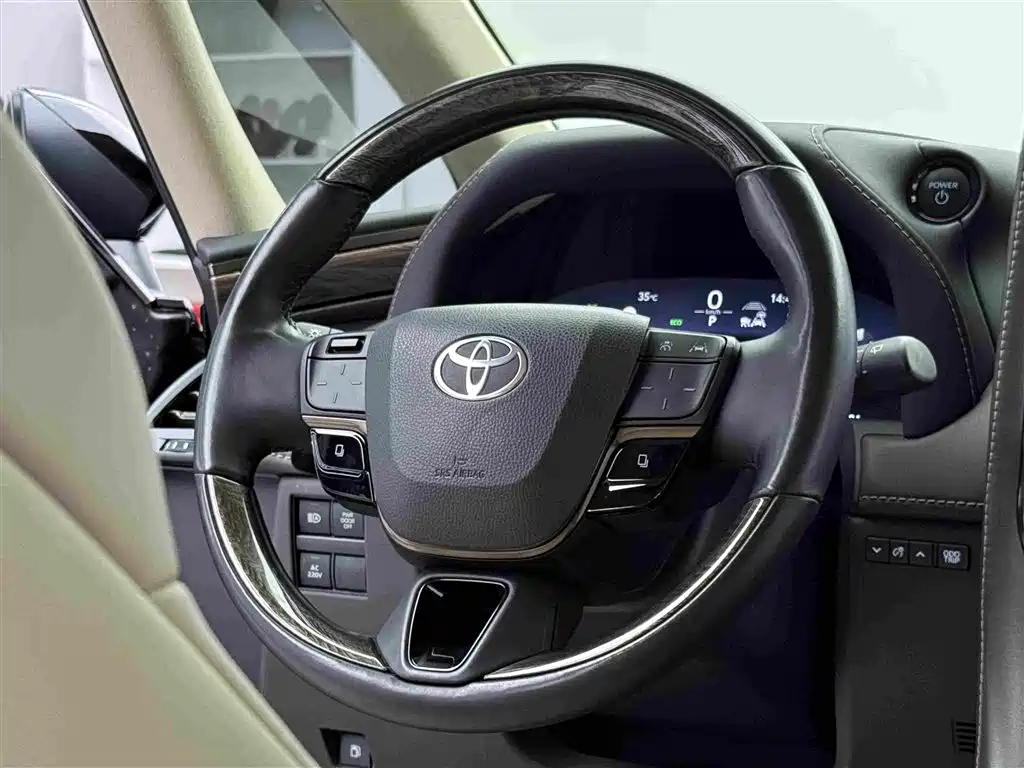 Toyota Alphard 2024 — фото 13