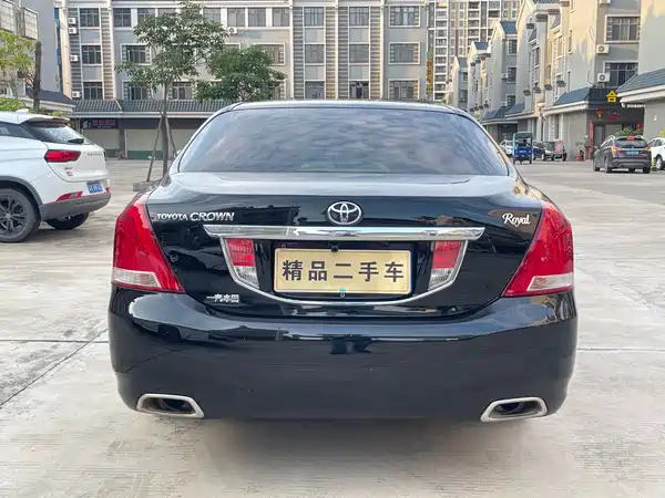 Toyota Crown 2011