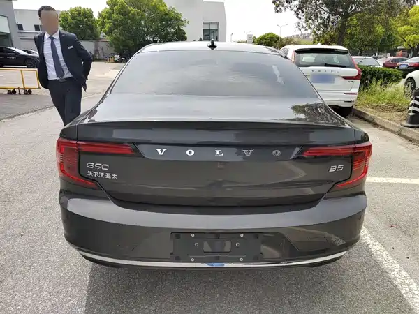 Volvo S90 2025