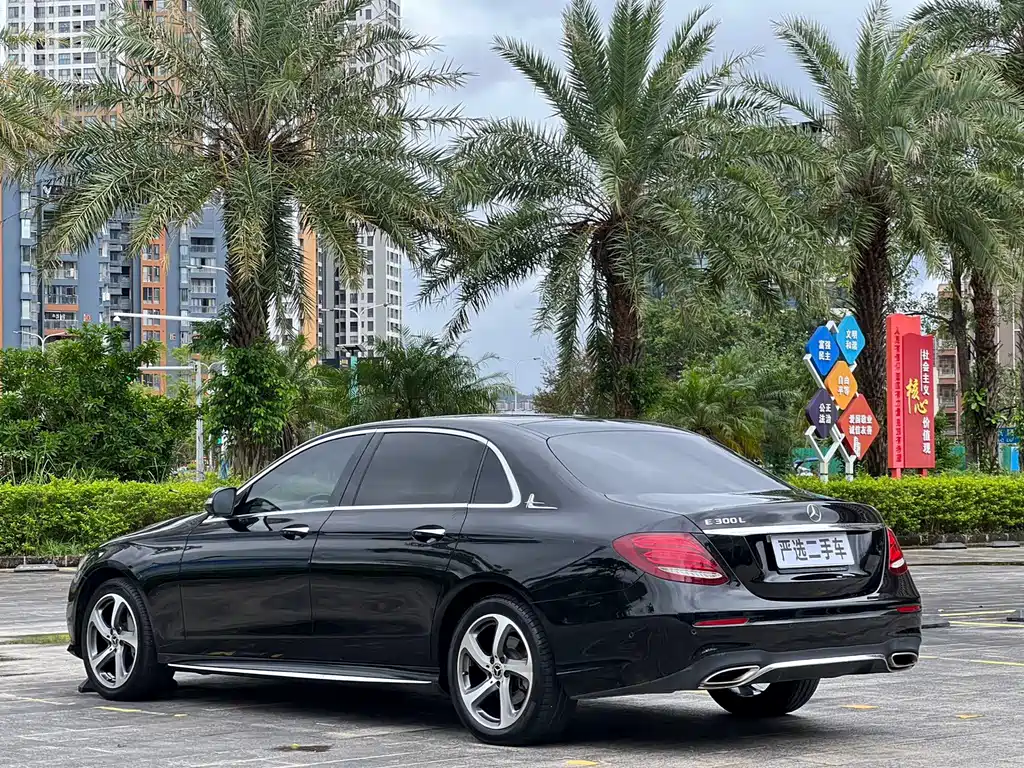 Mercedes-Benz E-Class 2018 — фото 13